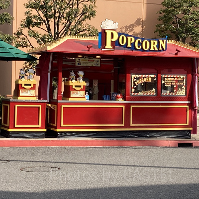ユニバーサルワンダーランド入口付近のポップコーンカート