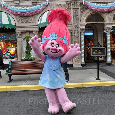 USJでグリーティングするポピー