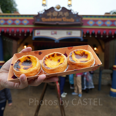 上海ディズニーランドの人気食べ歩きグルメ！エッグタルト