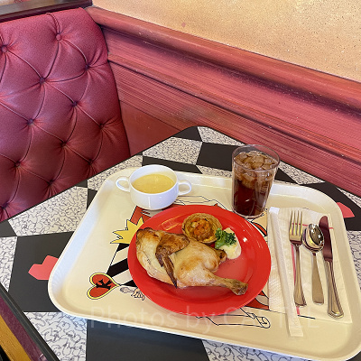 クイーン・オブ・ハートのバンケットホール：座席