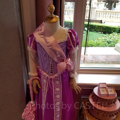 ラプンツェルのドレスです。映画から抜け出してきたみたい