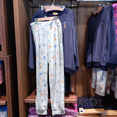ディズニーうとうと眠るプーさんグッズ：ルームウェア（上下）