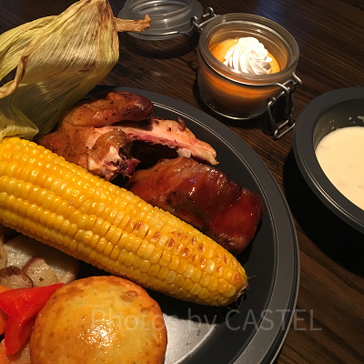 ロティサリー・スモークチキン＆ポークリブ（三本の箒）