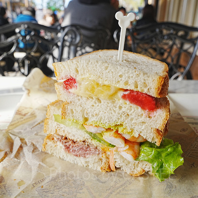 ニューヨーク・デリのメニューはサンドウィッチが中心