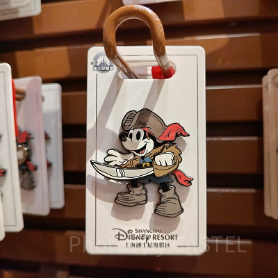 上海ディズニーカリブの海賊グッズ：海賊ミッキーのピンバッジ