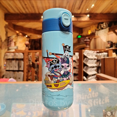 上海ディズニーカリブの海賊グッズ：海賊船＆スティッチドリンクボトル