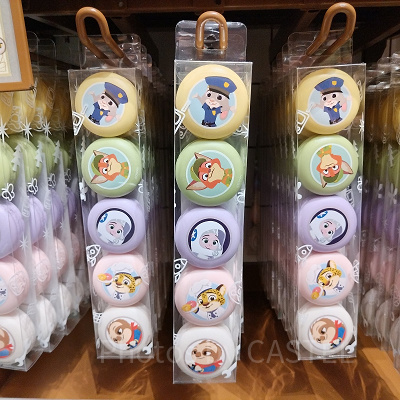 上海ディズニーズートピアグッズ：マカロン型マグネット（ジェリービーンズ入り）