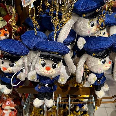 上海ディズニーズートピアグッズ：幼少時代ジュディのぬいぐるみキーチェーン