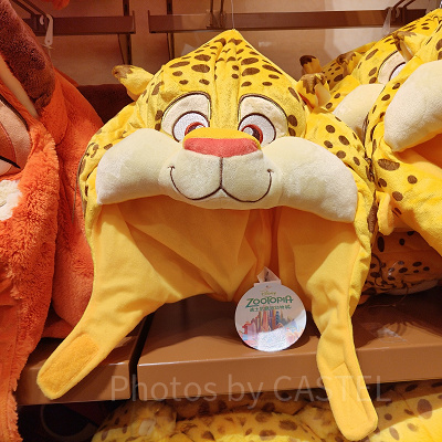 上海ディズニーズートピアグッズ：クロウハウザーのファンキャップ