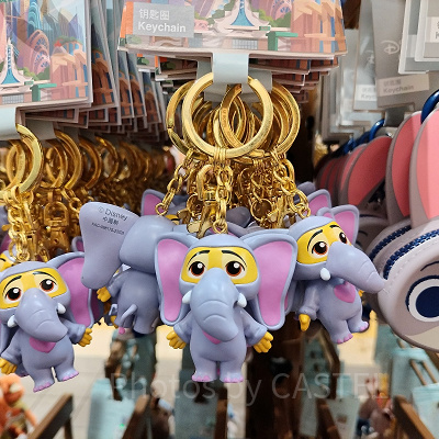 上海ディズニーズートピアグッズ：フィニックの偽装マスコットキーチェーン