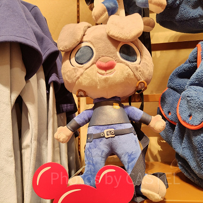 上海ディズニーズートピアグッズ：ジュディのぬいぐるみリュックサック