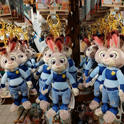 上海ディズニーズートピアグッズ：ジュディの警官ぬいぐるみキーチェーン