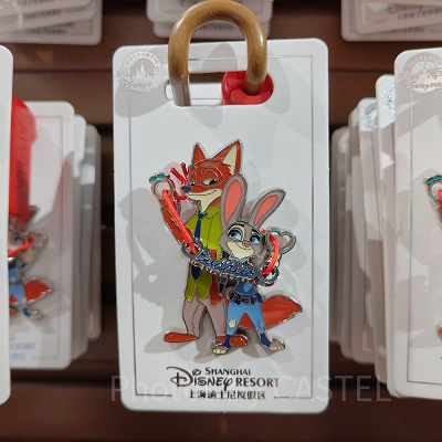 上海ディズニーズートピアグッズ：ニック＆ジュディのピンバッジ
