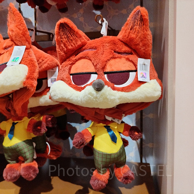 上海ディズニーズートピアグッズ：ニックのマスコットファンキャップ