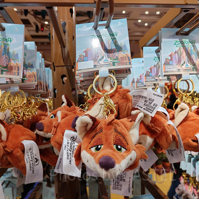 上海ディズニーズートピアグッズ：ニックのファンキャップキーチェーン