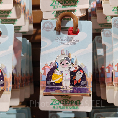 上海ディズニーズートピアグッズ：幼少時代ベルウェザーのピンバッジ