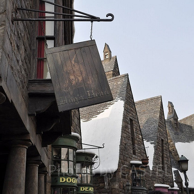 ハリーポッターエリアの看板／USJ