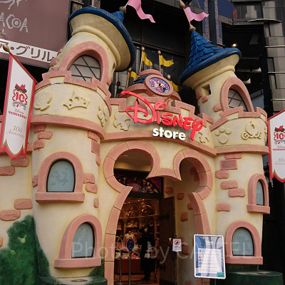 ディズニーストアで買えるスマホケース