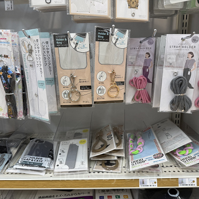 スマホストラップ（キャンドゥ）