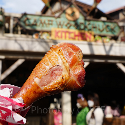 チャックワゴンのスモークターキーレッグ