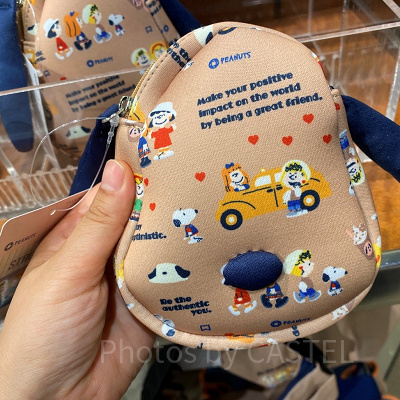 スヌーピーグッズ：フェイスポーチ 