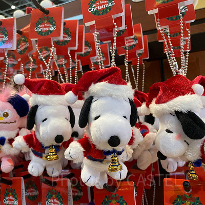 スヌーピーのぬいぐるみキーチェーン（クリスマス）／USJクリスマスグッズ2022