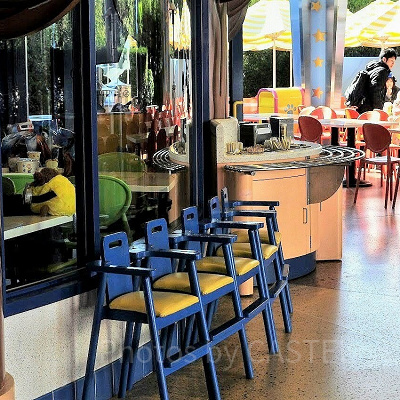 スヌーピーのバックロットカフェ