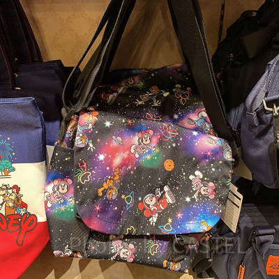 スペースデザインのバッグ