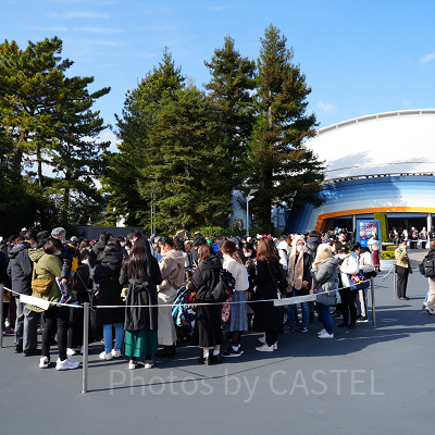 クラブマウスビートの自由席のスタンバイ列の様子