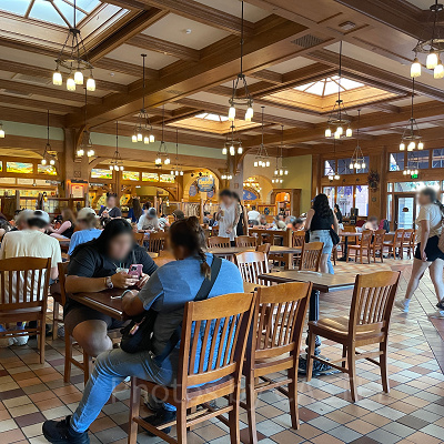 カリフォルニア・アドベンチャー・パークのスタバ