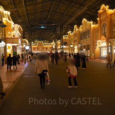 ワールドバザールの様子（18時ごろ）