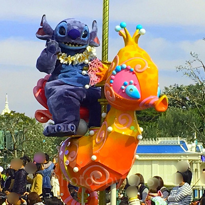 リロに引き続きスティッチが姿を現します