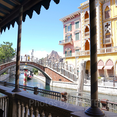 テーブルサービスのレストラン