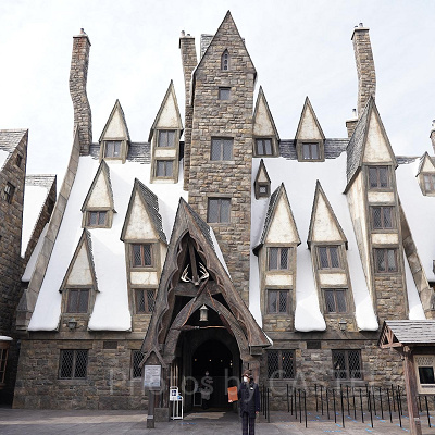 三本の箒の外観