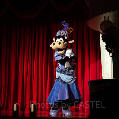 ザ・ダイヤモンド・バラエティマスター：クララベルのソロパフォーマンス