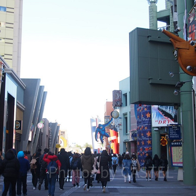 ユニバーサルシティ駅からUSJへ向かう道♪