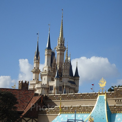 舞台はディズニーランド全体！