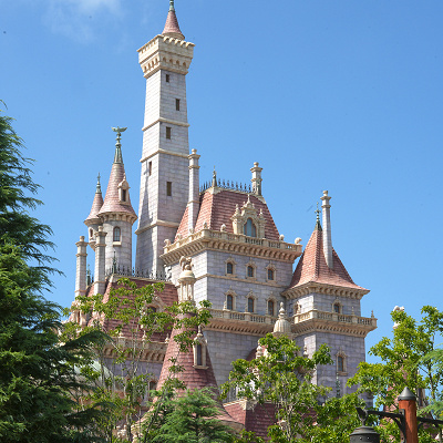 ディズニーランドプロポーズ場所：美女と野獣の城の前