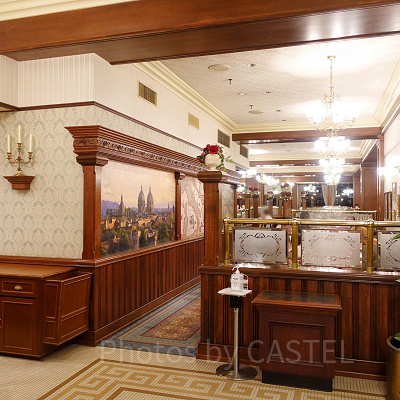 店内にはイタリアの風景画が♪