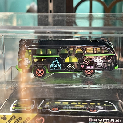 トミカ(ベイマックスのネオングッズ)