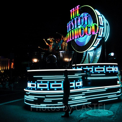 新ナイトパレードの先頭フロート／USJ