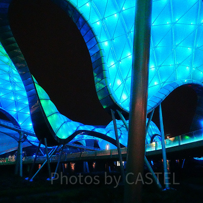 トロン：ライトサイクル・パワー・ラン：圧巻の夜景