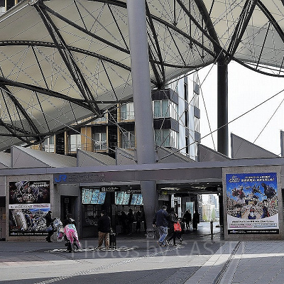 ユニバーサルシティ駅