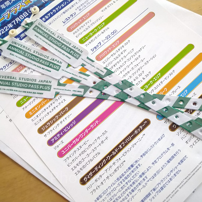 ユニバの貸切ナイトはリストバンドを着用