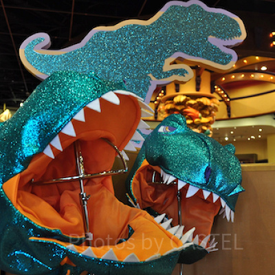 ユニバの新恐竜グッズ「ジュラシック・パーク  I’M EVOLVING」（グリーン）