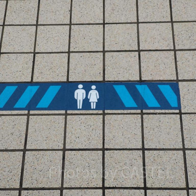 ユニバのソーシャルディスタンスマーク 