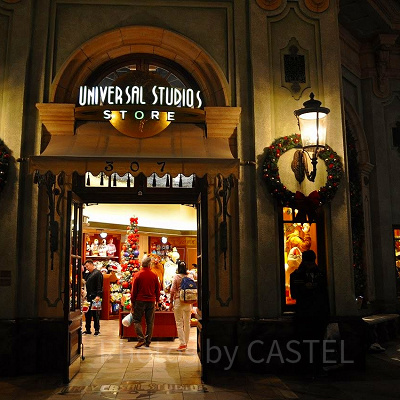 夜のユニバーサルスタジオストア入口