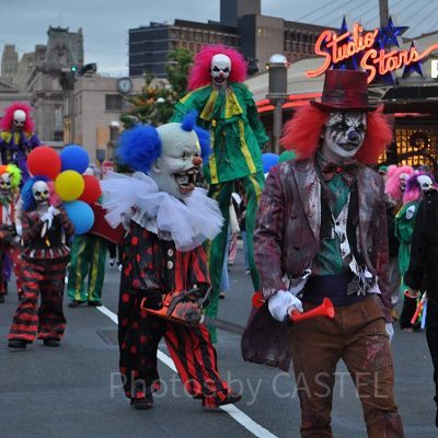 USJ秋コーデ：ハロウィーホラーナイトでヒールなどは避けよう！