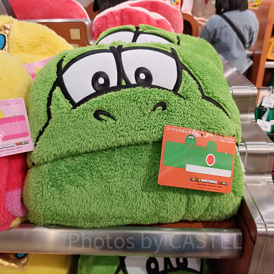 USJ冬グッズ：ヨッシーのフード付きポンチョ