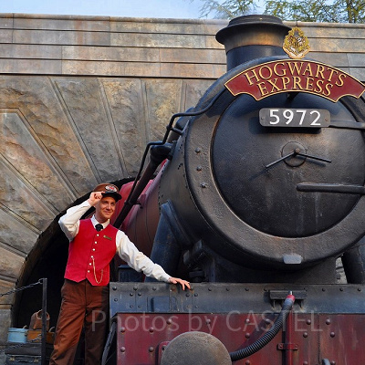 USJ／ハリーポッターエリアのホグワーツ特急と駅長